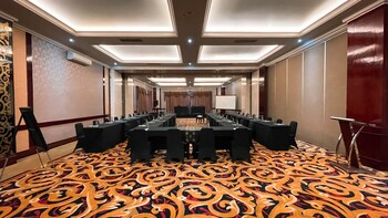The Grantage Hotel & Sky Lounge,Bumi Serpong Damai>>Banten,4 star