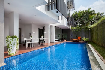 white tree residence