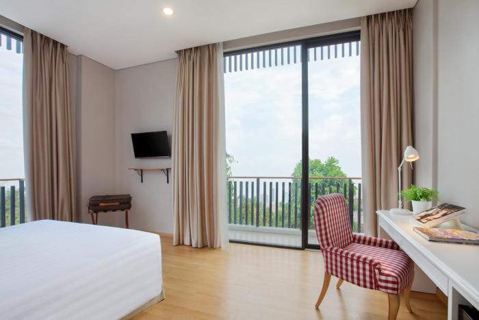 white tree residence