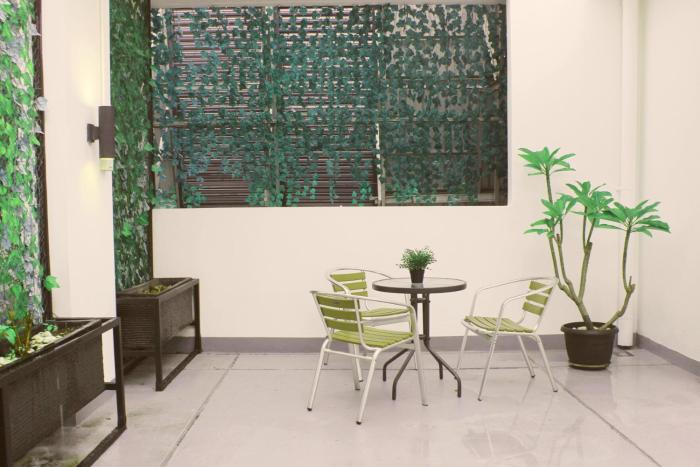 white tree residence