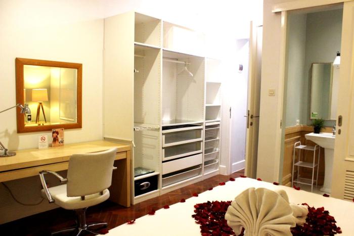 white tree residence