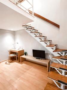 white tree residence