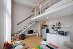 white tree residence