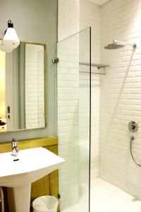 white tree residence