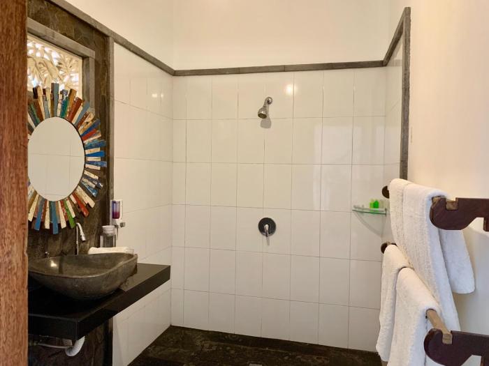 the palms ceningan hotel