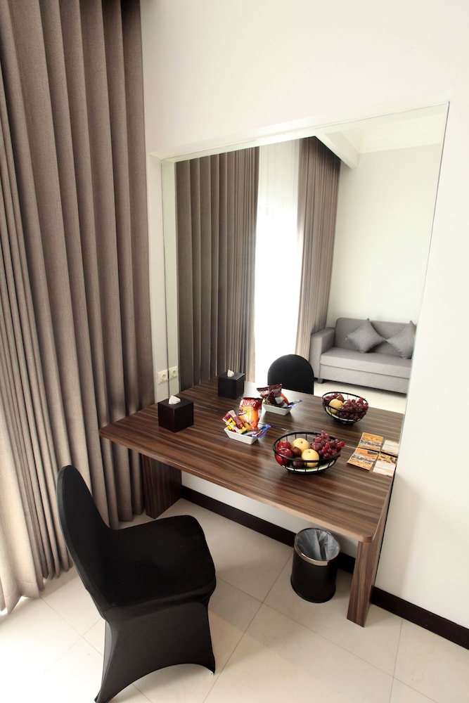 helios hotel and convention