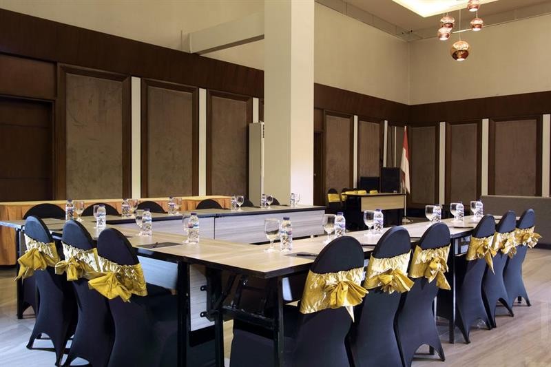 helios hotel and convention