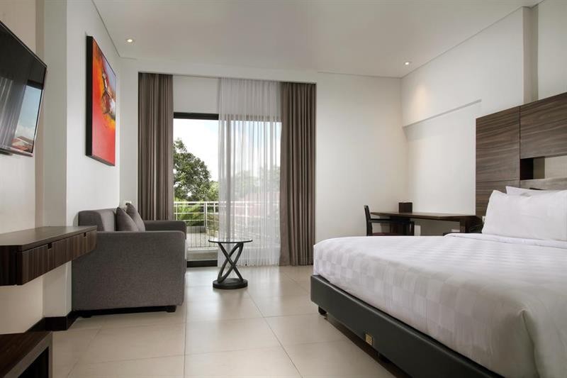 helios hotel and convention