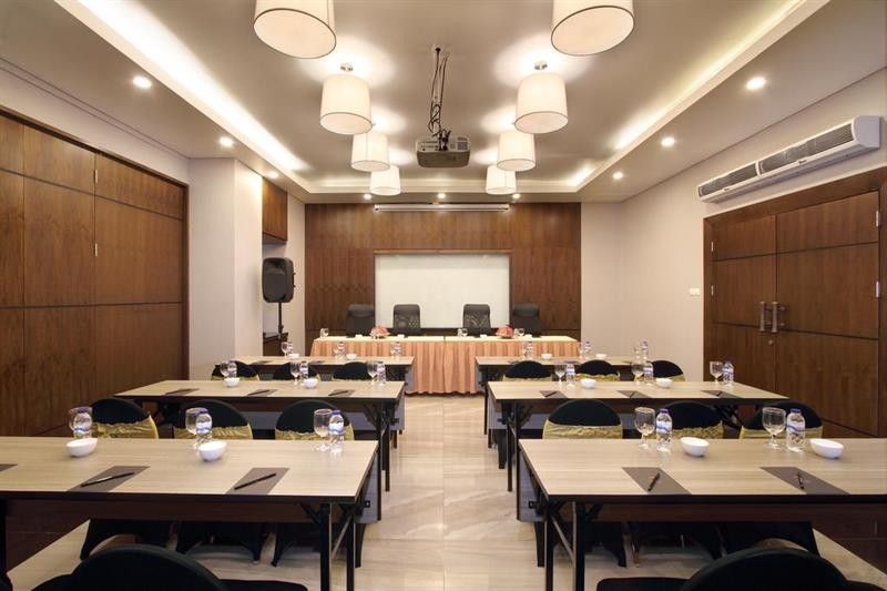 helios hotel and convention