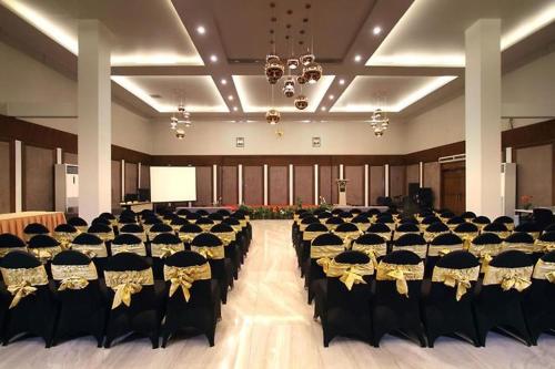 helios hotel and convention