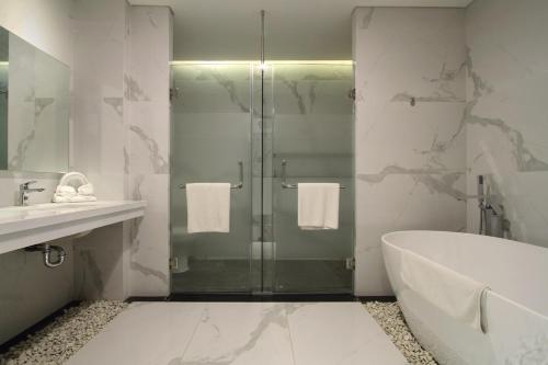 helios hotel and convention