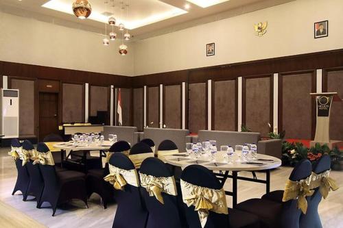 helios hotel and convention