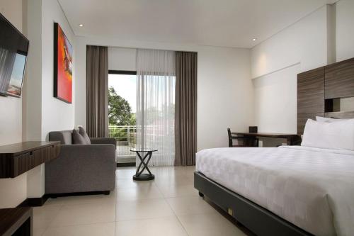 helios hotel and convention