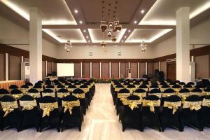 helios hotel and convention