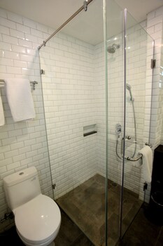 Helios Hotel & Convention,South Sulawesi>>Bone Regency,3 star