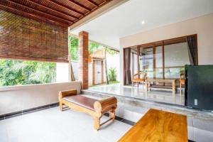 sari bamboo villas