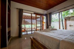sari bamboo villas