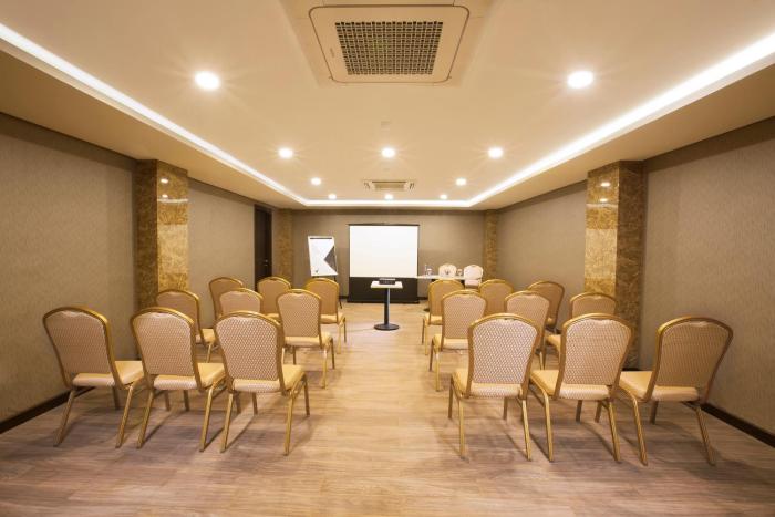 verse lite hotel gajah mada