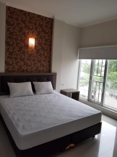 ethan hotel