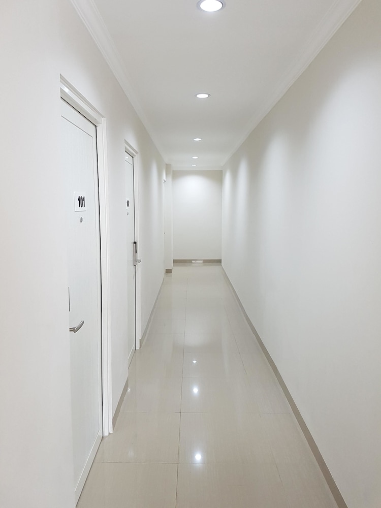 ethan hotel