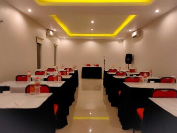 Front One Inn Sidoarjo,Surabaya>>Sidoarjo,3 star