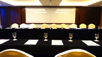 louis kienne hotel pandanaran