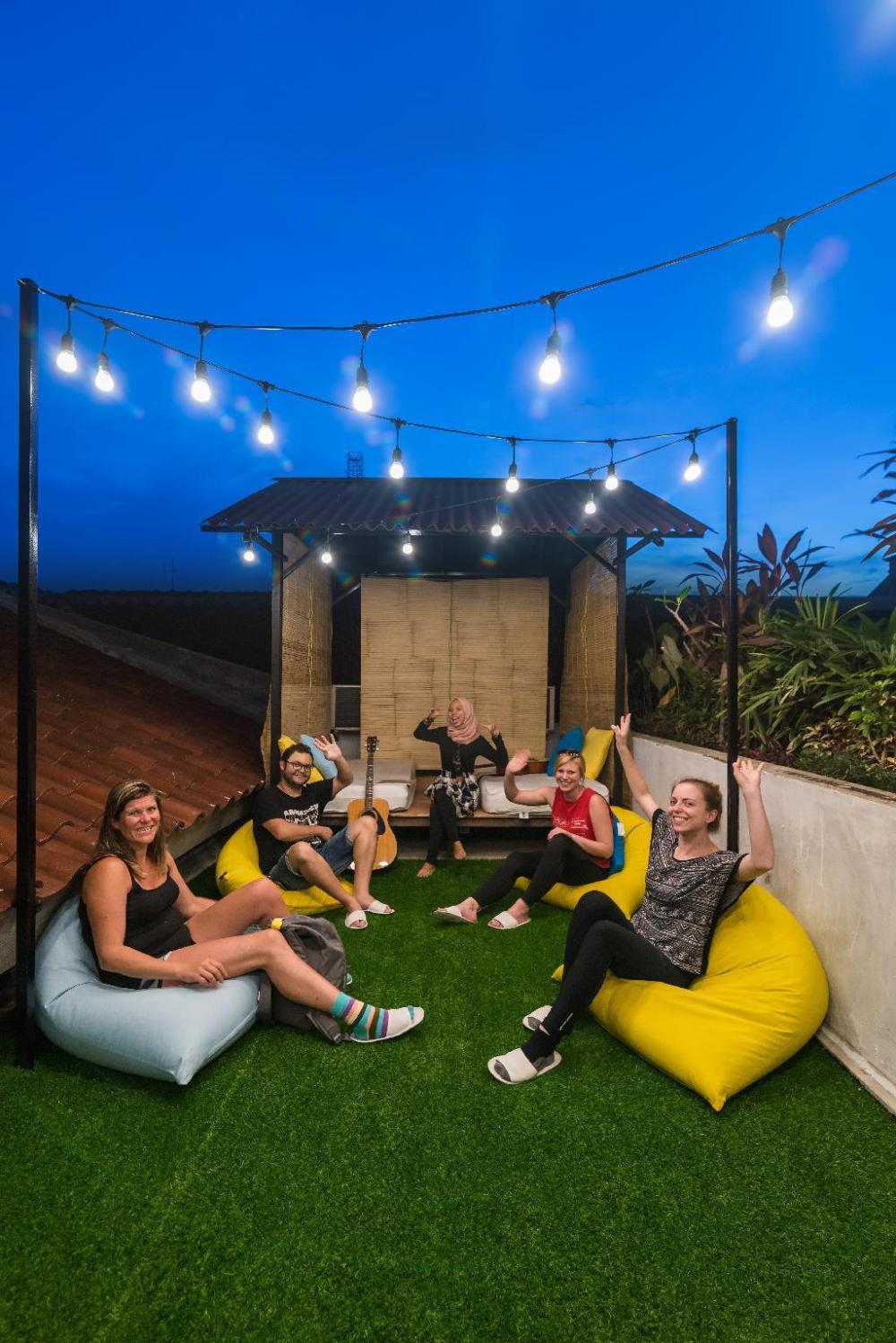 wonderloft hostel kota tua