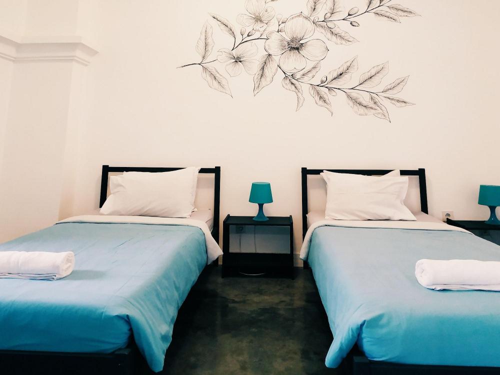 wonderloft hostel kota tua