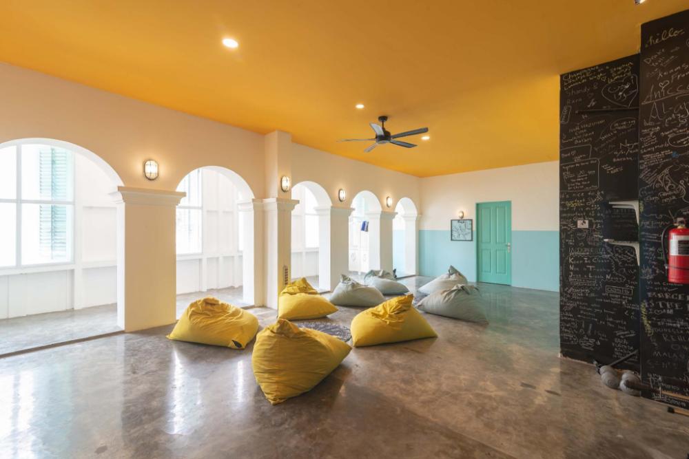 wonderloft hostel kota tua