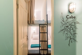 wonderloft hostel kota tua