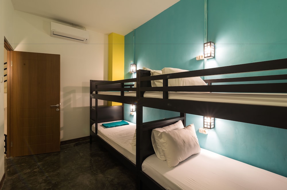 wonderloft hostel kota tua