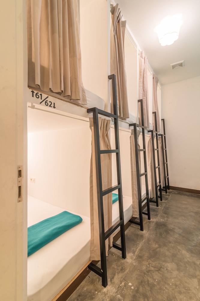 wonderloft hostel kota tua