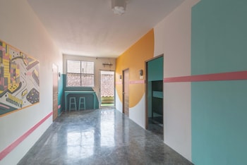 wonderloft hostel kota tua