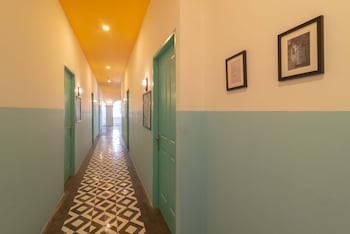 wonderloft hostel kota tua