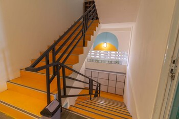 wonderloft hostel kota tua