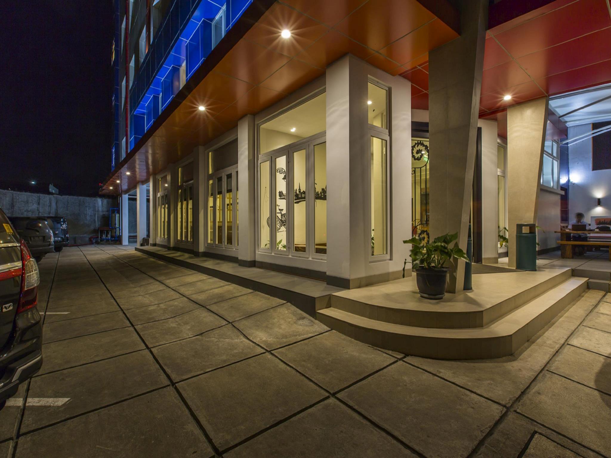 Sparks Odeon Sukabumi - Artotel Curated,West Java>>Sukabumi,3 star