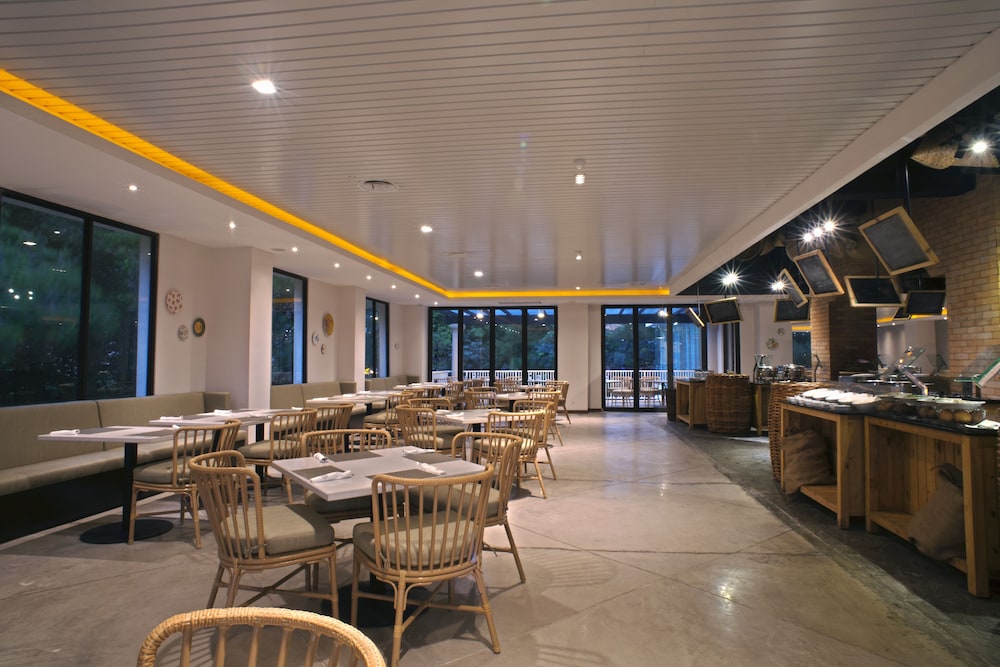 royal padjadjaran hotel