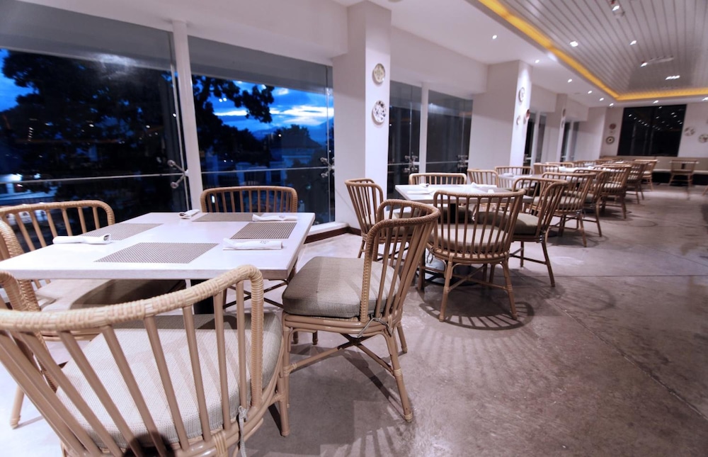 royal padjadjaran hotel