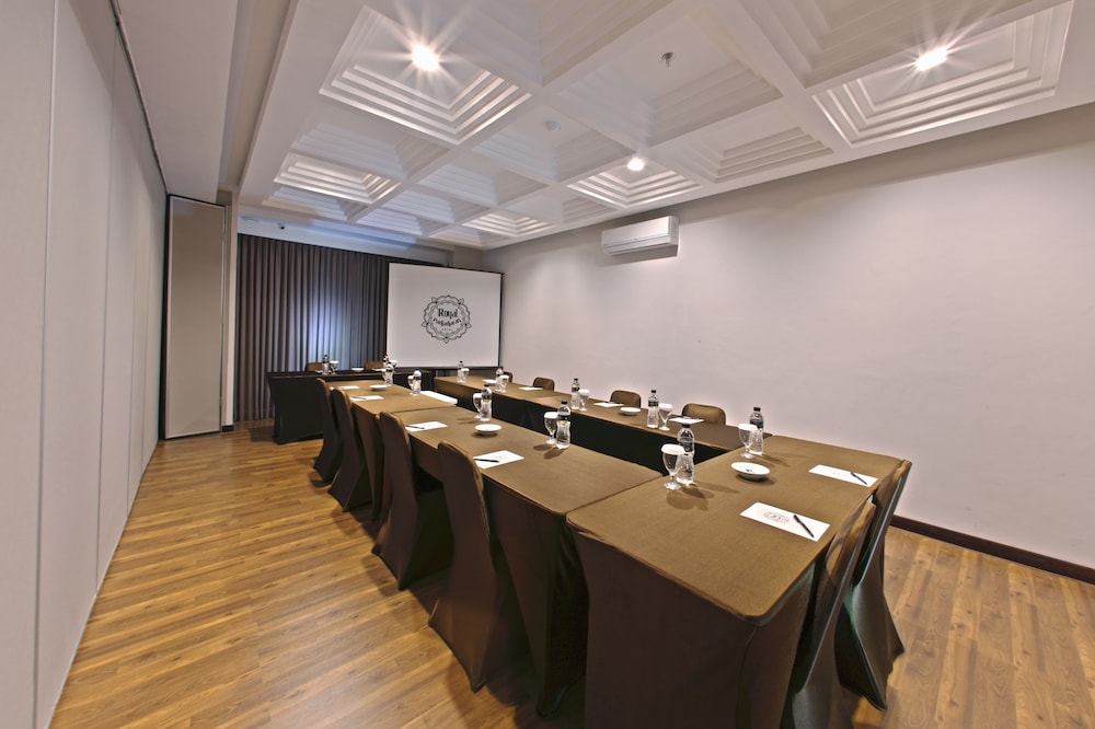 royal padjadjaran hotel