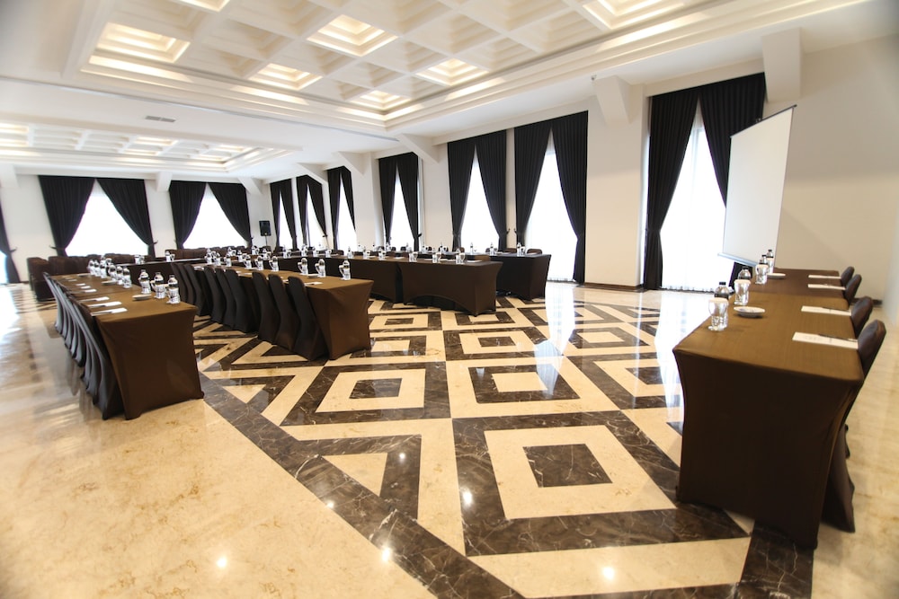 royal padjadjaran hotel