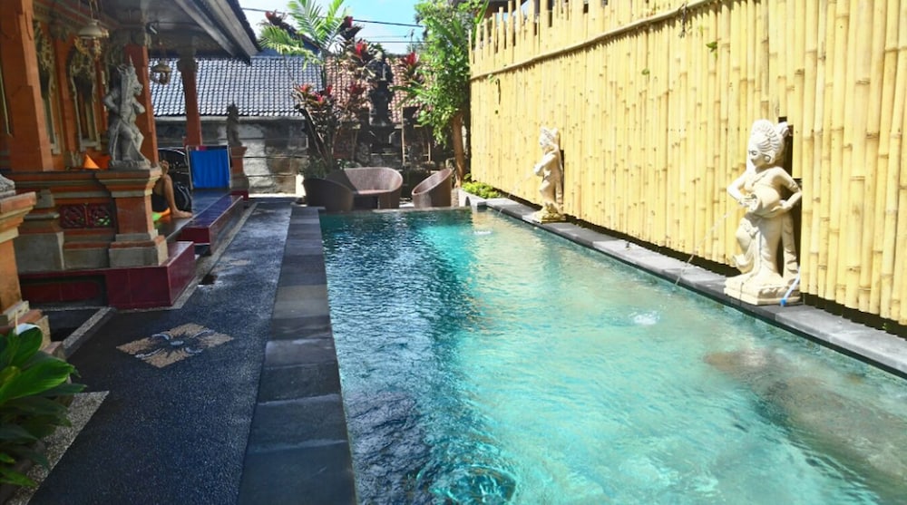 nyoman badri homestay