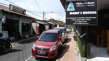 nyoman badri homestay