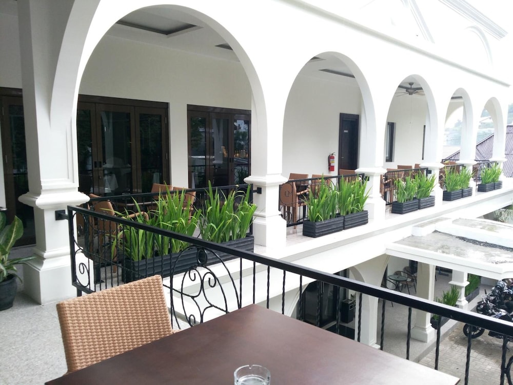 casa de wanea hotel and resto
