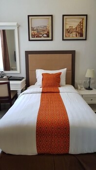 casa de wanea hotel and resto