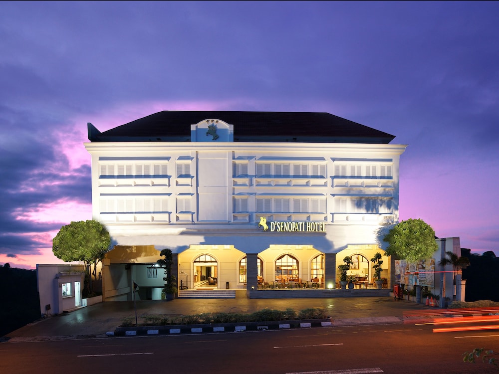 dsenopati malioboro grand hotel