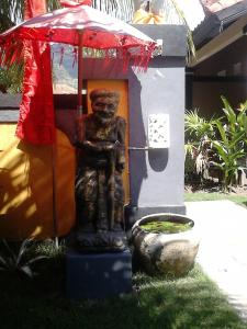 pande guest house pemuteran