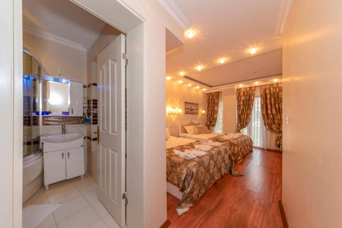 charm hotel