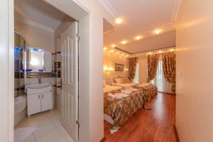 charm hotel