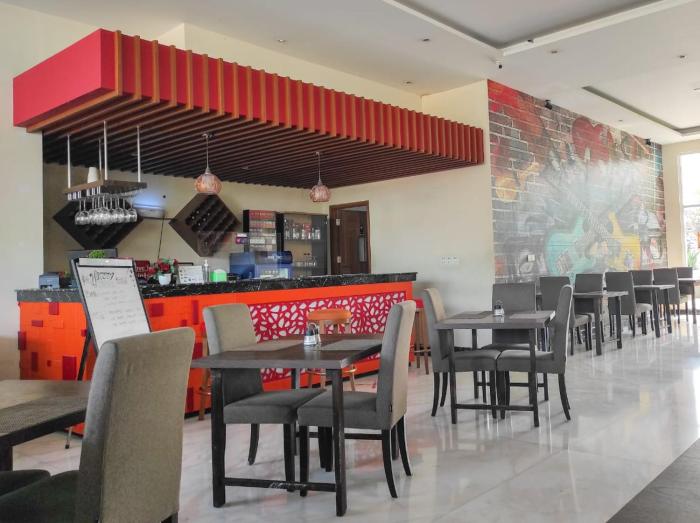 front one hotel purwodadi