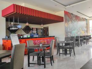 front one hotel purwodadi